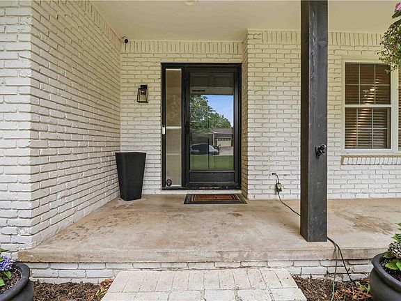 5th image of 1535 E Harold St
