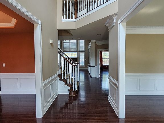3rd image of 15204 Grigsby Pl