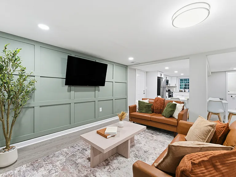 5901 Ridge Dr SE — Photo 2