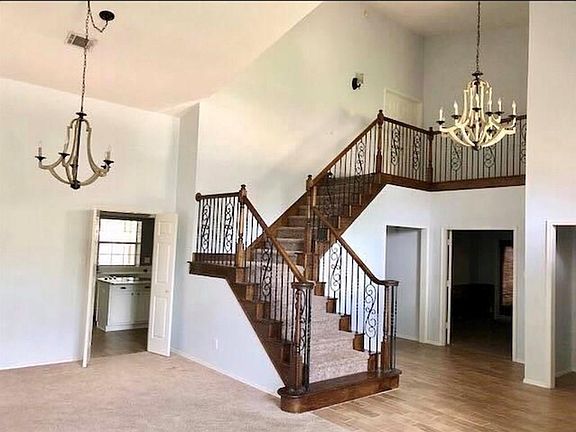 3rd image of 530 Chasewood Dr