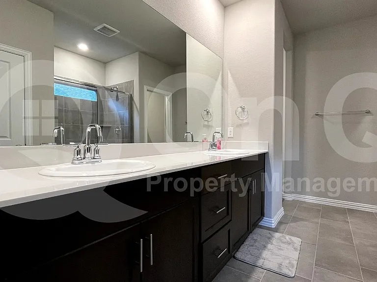 1608 Lannon Ln — Photo 24
