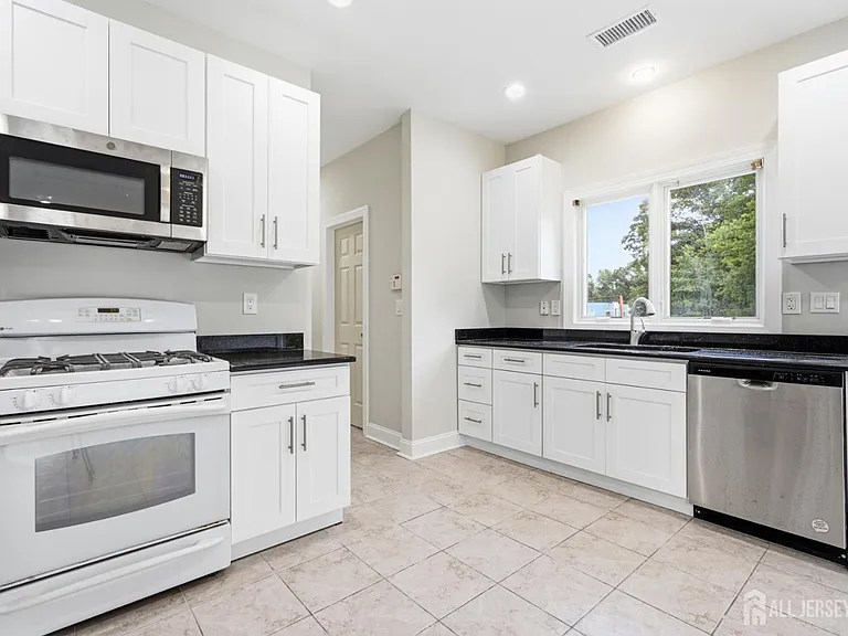 33 Melbloum Ln — Photo 10