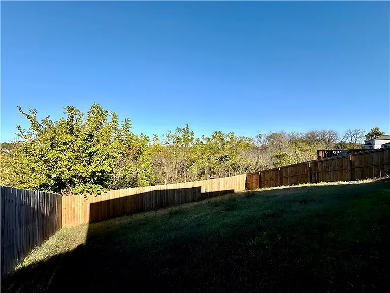 530 Woodcreek Loop — Photo 14