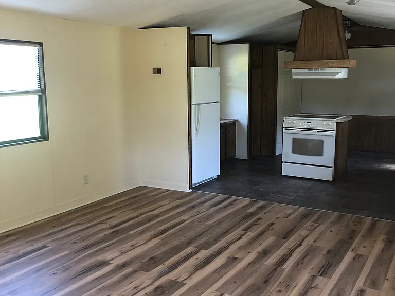 11049 SE 49th Ave — Photo 12