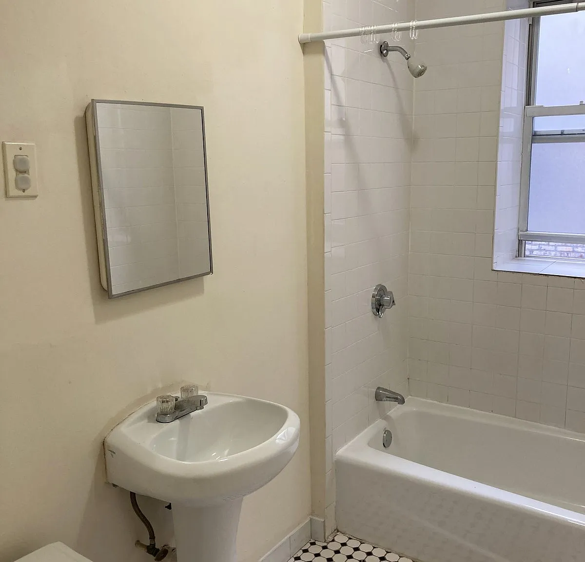2 bed, 999 sqft, $2,700 — Photo 4