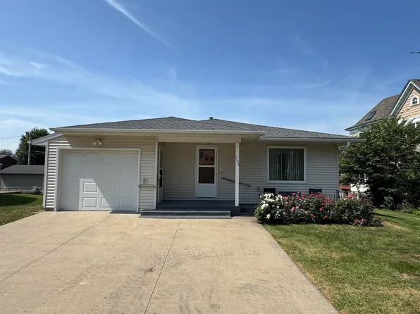 703 4th Ave, Parkersburg, IA 50665