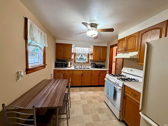 4th image of 1400 Navajo St