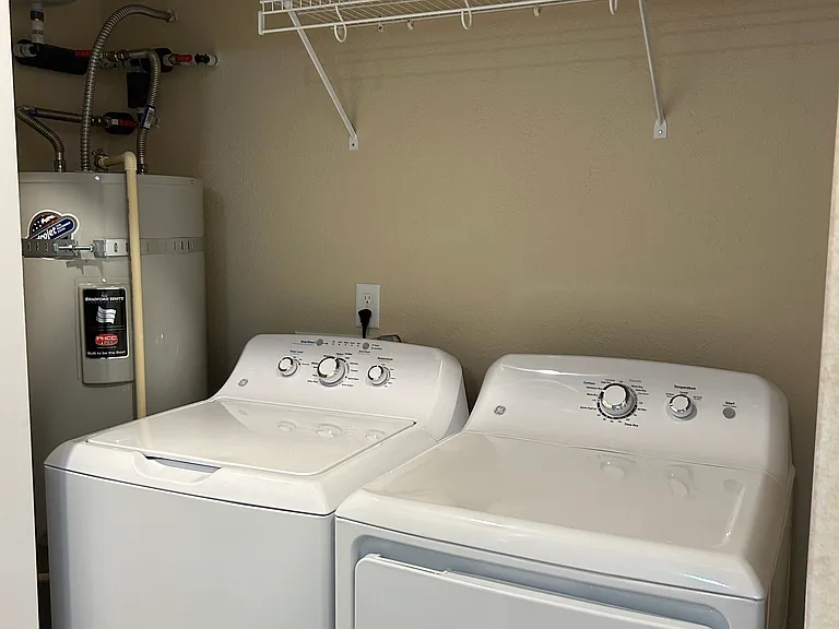 998SQFT Unit W/D