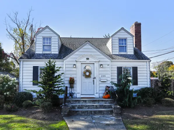 235 Hillside Avenue, Bridgeport, CT 06604