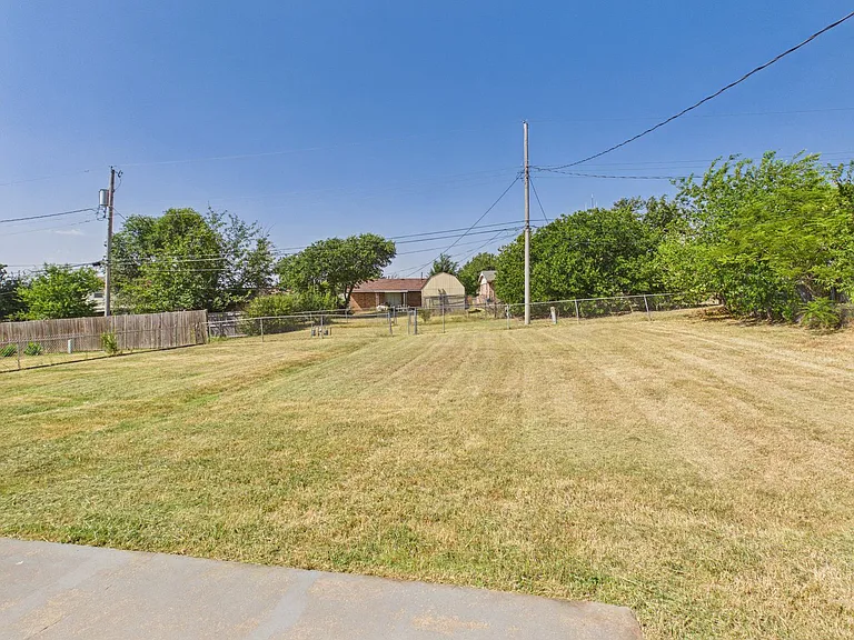 324 NW Compass Dr — Photo 22