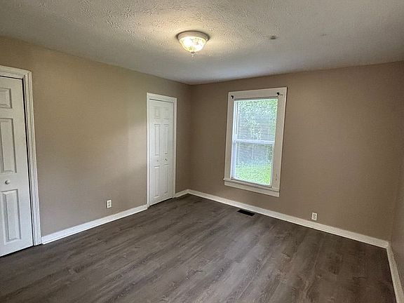 4th image of 5825 2nd Ln