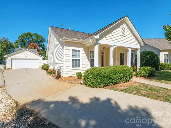 10919 Shelly Renee Dr, Cornelius, NC 28031