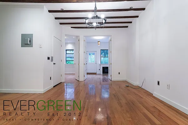 Rented by Evergreen Apartments BK | media 4