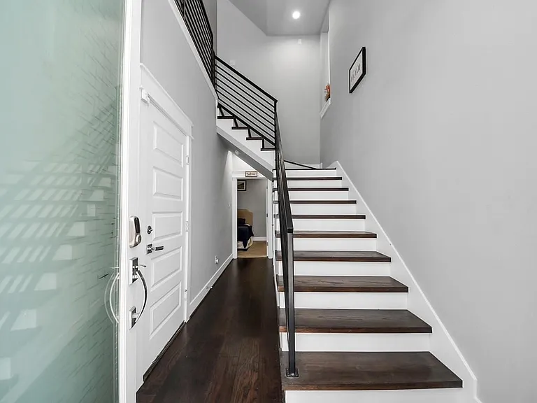 425 Gregg St — Photo 3