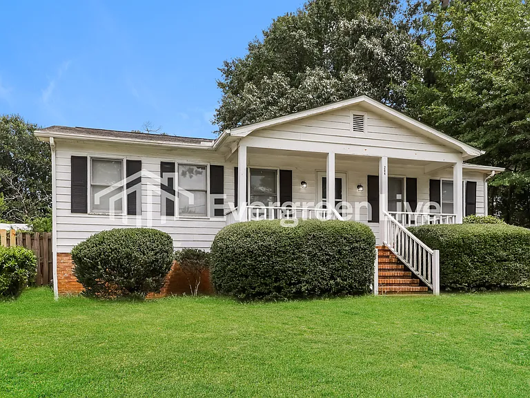 204 Belair Rd — Photo 2