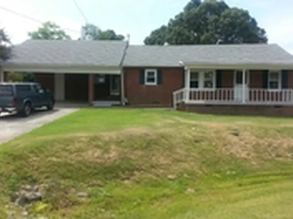 955 E Haggard Ave, Elon, NC 27244
