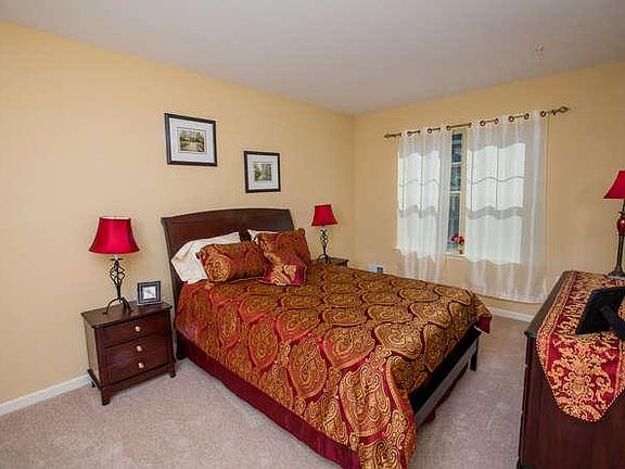 4th image of 94 Burnett Ave APT 305