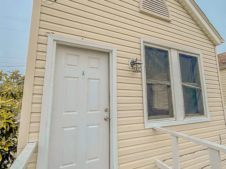 4114 Avenue S 1/2 #A — Photo 1
