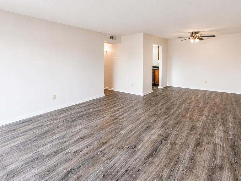 Woodside Village Apartments — Photo 10