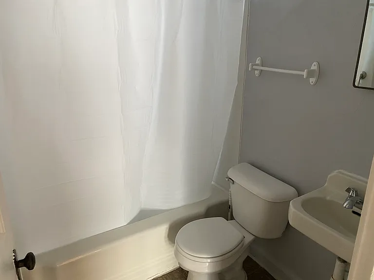 53 Dupont Dr — Photo 4