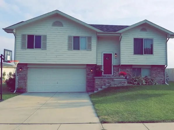 1111 Olivia Dr, Eagle, NE 68347