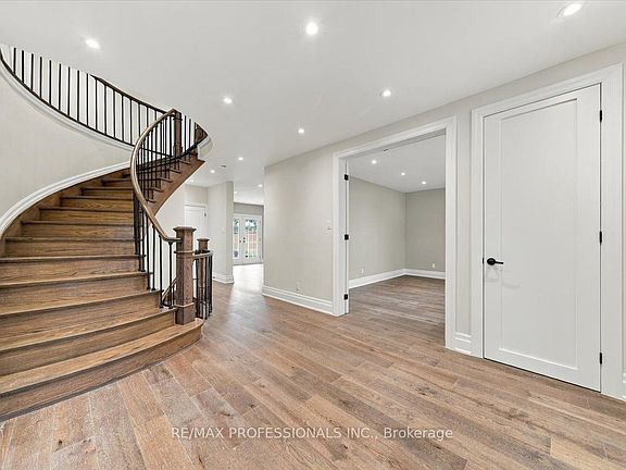 3rd image of 53 Edenvale Cres
