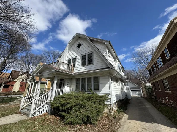 2372 North 70th STREET, Wauwatosa, WI 53213