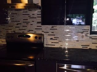 6 High Path Rd, Windsor, CT 06095