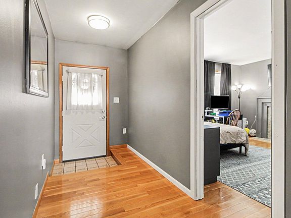 2nd image of 7916 Milan Oakville Rd