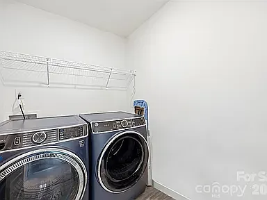152 Lancashire Ct — Photo 12