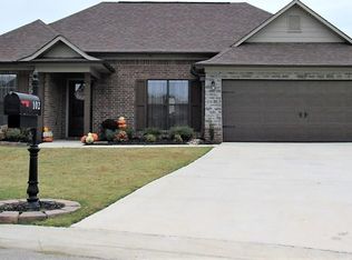 102 Stonehenge Cv, Mooreville, MS 38857