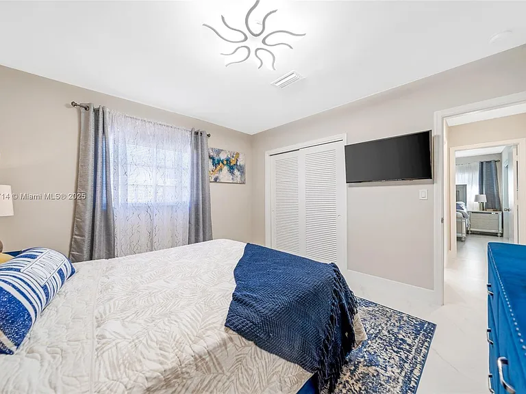 241 Oceanic Ave — Photo 25