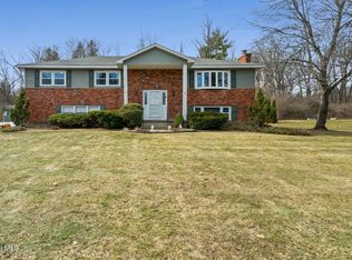 1111 Rosehill Boulevard, Schenectady, NY 12309