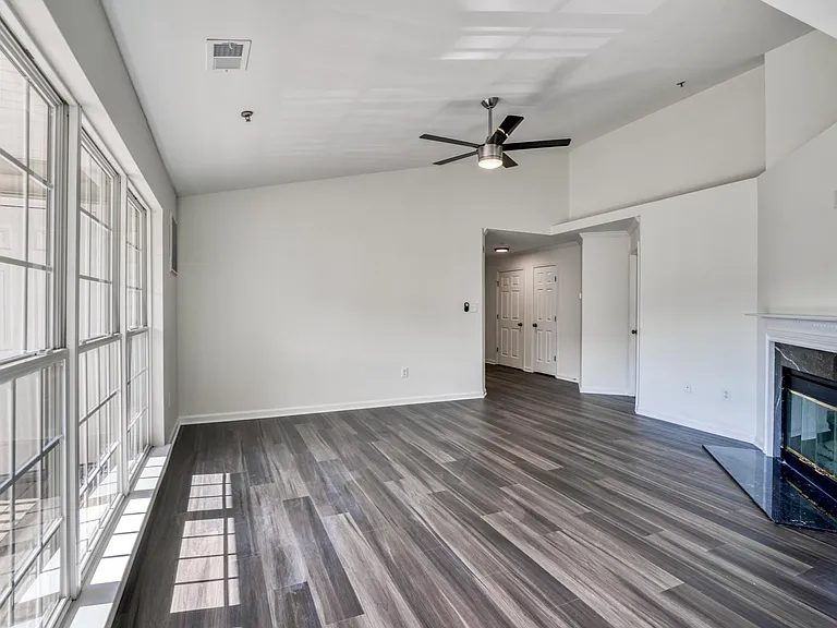 2501 Coleridge Dr #3D — Photo 6