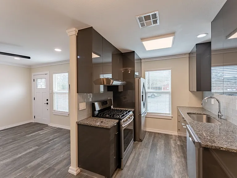 5702 Tracy Lynn Ln #B — Photo 11