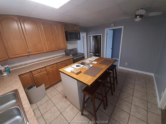 4th image of 141 Edgar St