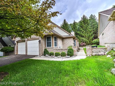 807 Whisperwood Dr, Fenton, MI, 48430