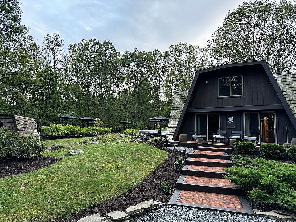 1st image of 28 Travis Rd