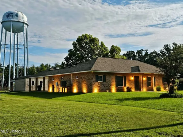 4319 Adcock St, Moss Point, MS 39563