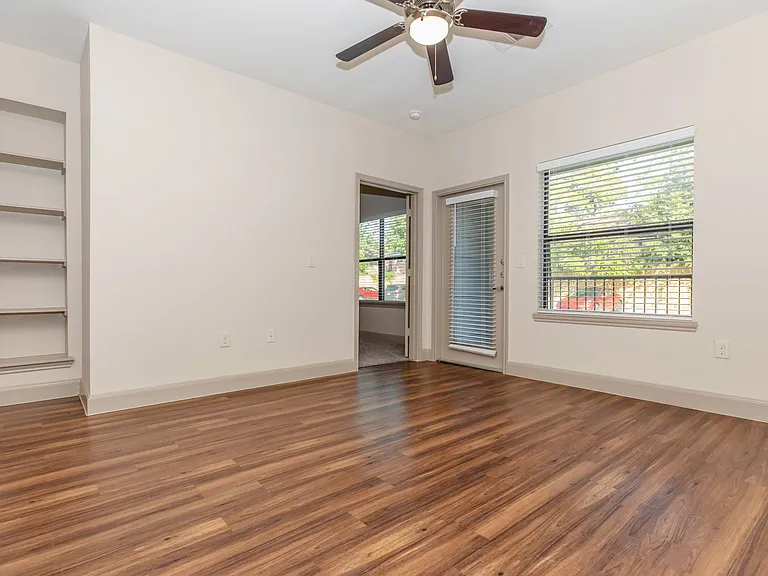 Alexis Apartments — Photo 10