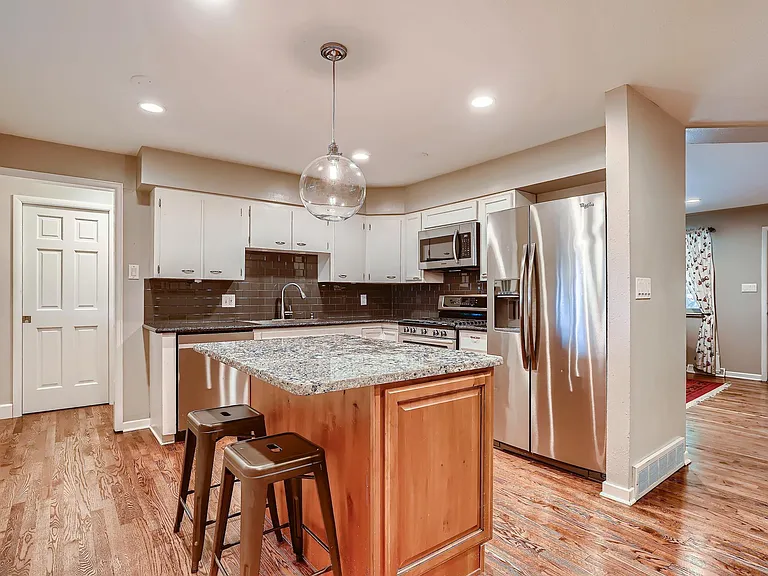 5495 S Lakeview St — Photo 2
