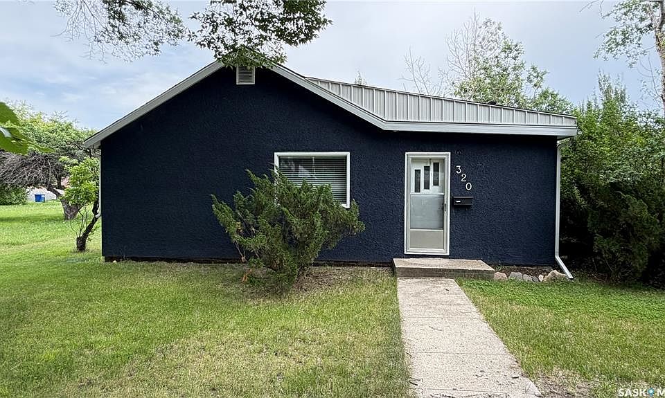 1st image of 320 Aspen STREET