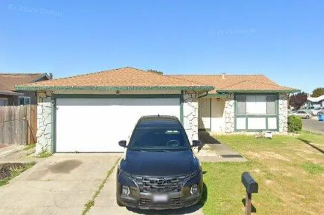 3 bed, 1400 sqft, $2,800 — Photo 1