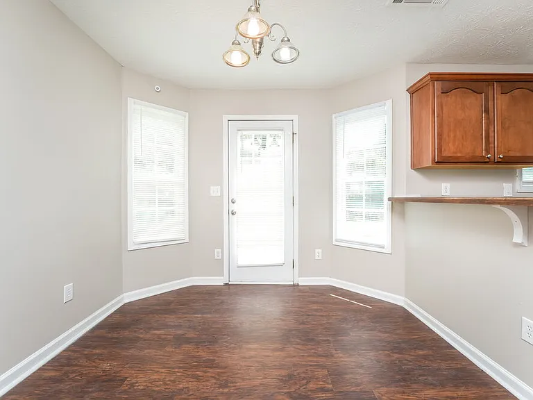 235 Shadowbrooke Cir — Photo 8