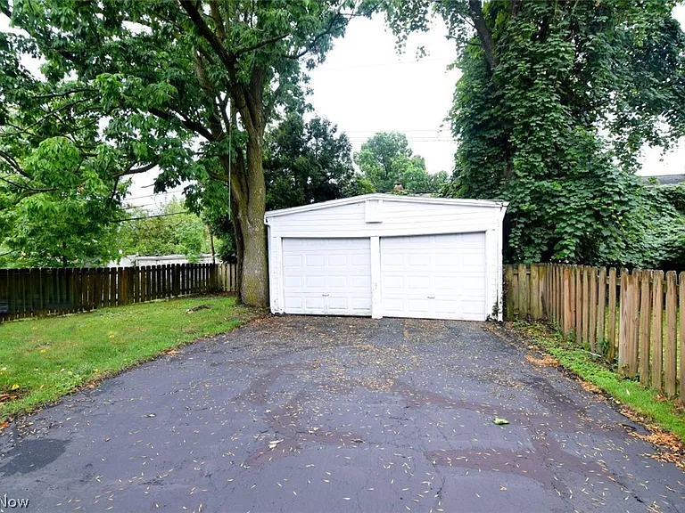 4438 Baintree Rd — Photo 35