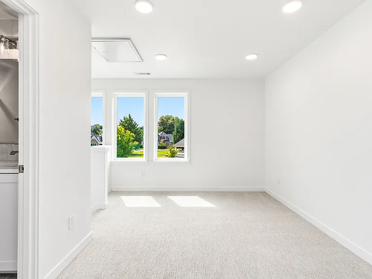 1057 SE Garrison Village Way — Photo 16