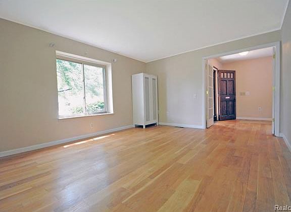 4th image of 45080 Tillotson Dr