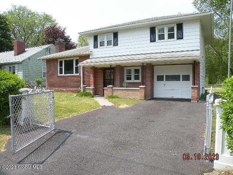 3rd image of 11 Alta Road