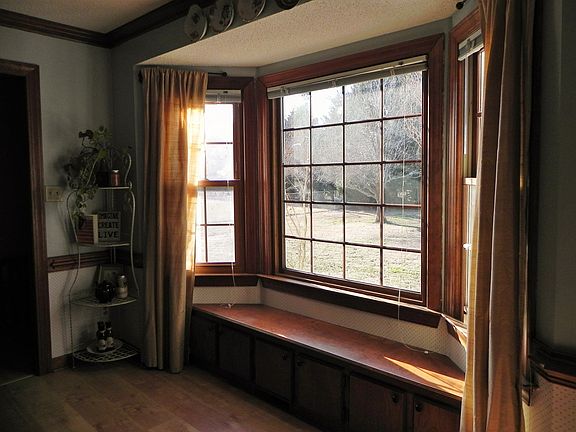 4th image of 107 Livingston Dr
