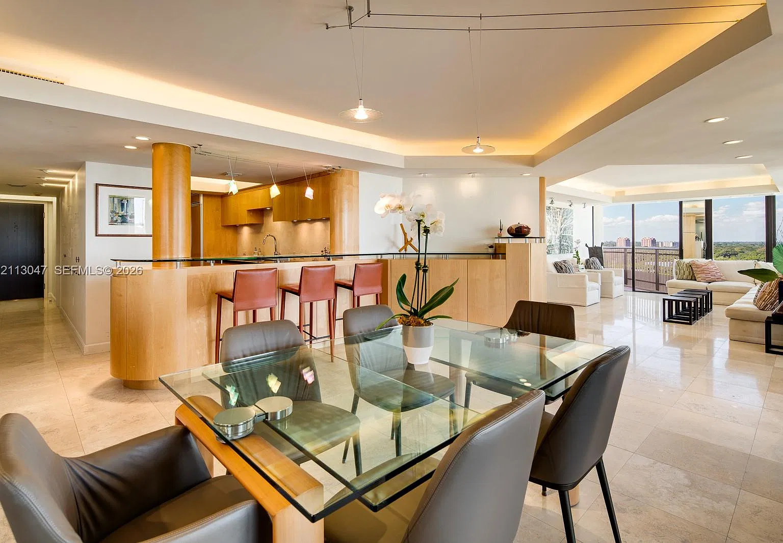 Yacht Harbour Condo — Photo 3